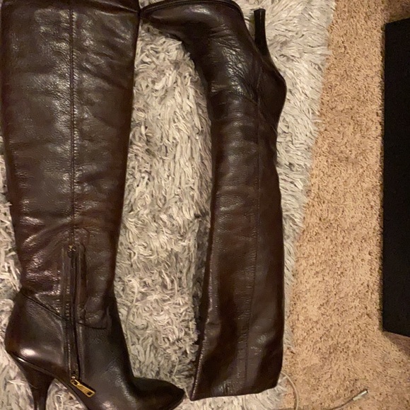 Prada heeled scrunch boots. - Picture 11 of 12